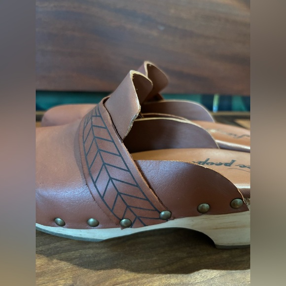 Free People Chloe Cognac Leather Clogs Size 8 - Picture 3 of 6